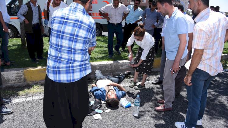 Suriyeli Şoför Siverek'te Bir Yayaya Çarparak Kaçtı / Yaya Ağır Yaralı