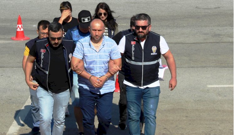 Otele Sinirlendi ; Genel Müdürü , Yardımcısını ve Güvenlik Müdürünü Silahla Vurdu