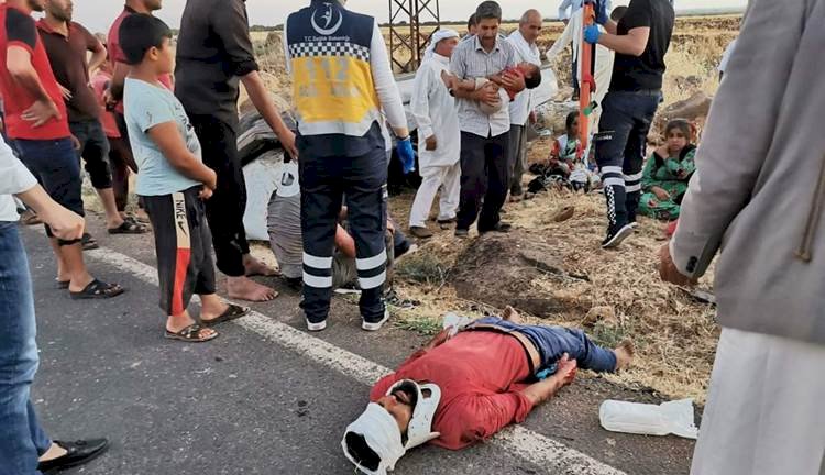 Viranşehir'de Trafik Kazası Çocuklarında Bulunduğu 7 Yaralı