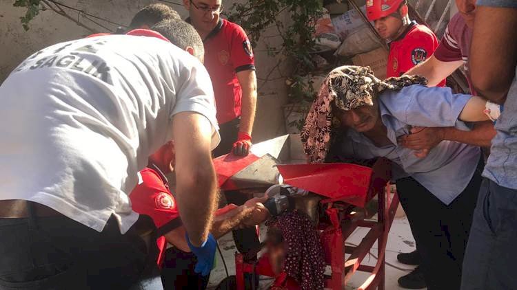 Kolunu Salça Makinesine Kaptıran Adamın İmdadına İtfaiye Yetişti