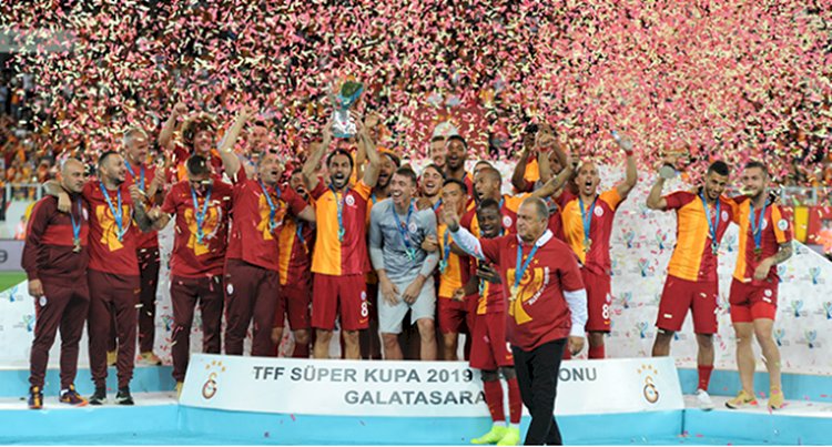 Galatasaray Şampiyon Oldu !