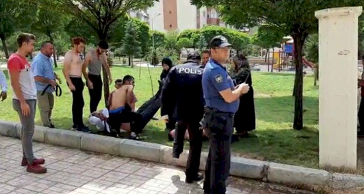 Düğün Konvoyunda Bahşiş İsteyen Çocuğa Tokadın Faturası Ağır Oldu : 4 Yaralı
