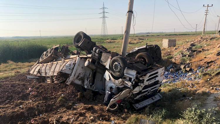 Suruç Yolunda TIR ile Kamyonet Çarpıştı 1 Kişi Yaralandı