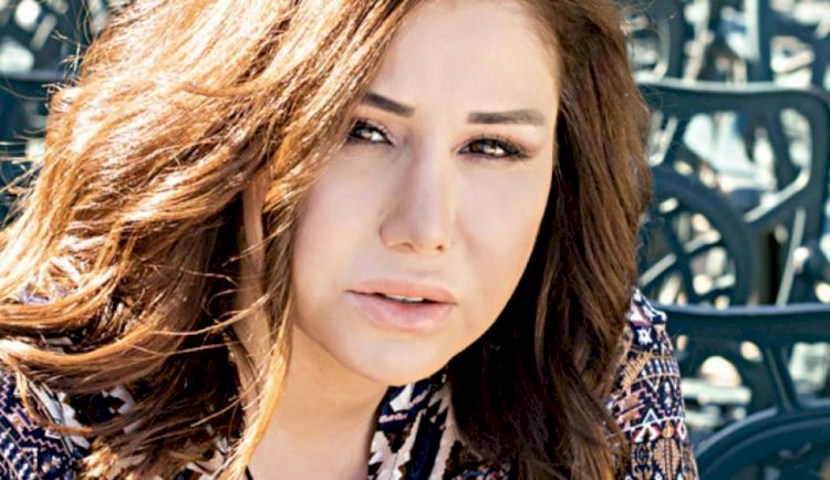 Ceylan / Hastayım Sana / Şarkısı Dinle