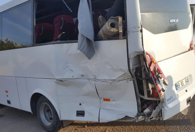 Suruç'ta Jandarmaları Taşıyan Otobüs ile Tır Çarpıştı : 15 Yaralı / 1 Şehit