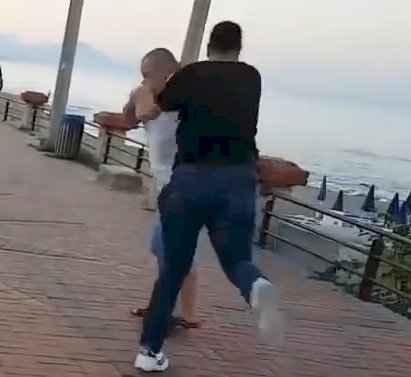 Motorunu Düşürdü Diye Rus Turist ile Türk Genci Kavgaya Tutuştular