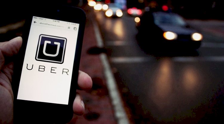 Taksicilerin Baş Rakibi Uber'e Erişim Engellendi