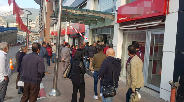 İşe Geç Gelen Memurlar Belediye Başkanı Tarafından İçeriye Alınmadı