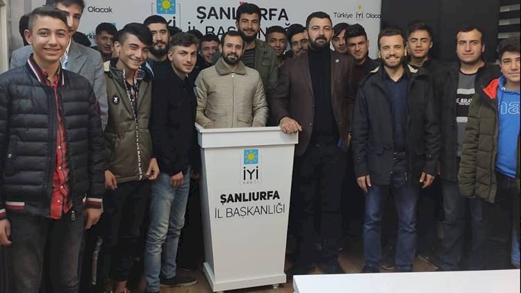İyi Parti Lise teşkilatları genç başkanla buluştu