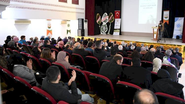 Şanlıurfa'da Mehmet Akif İnan Şiirleri ve Yaşantısı ile Anıldı