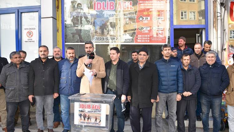 Siverek'te İdlib'e İnsani Yardım için Kollar Sıvandı