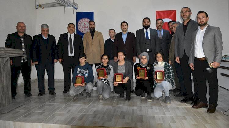 Uygulamalı Namaz Sınavında Dereceye Giren Öğrencilere Ödülleri Verildi