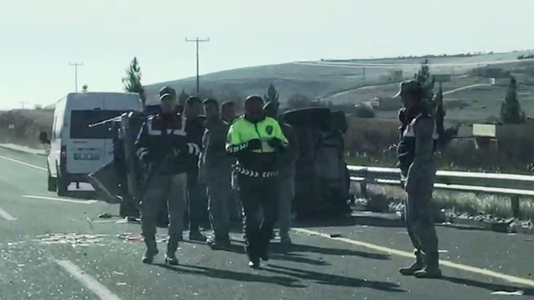 Şanlıurfa'da Askeri Araç Kaza Yaptı 4 Asker Yaralandı