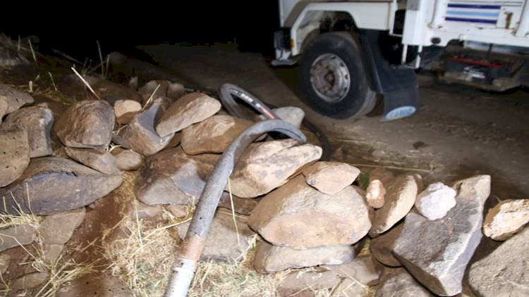 Şanlıurfa'da Botaş Borusunu Delip Akaryakıt Çalan 14 Kişi Tutuklandı