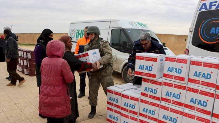 Şanlıurfa'dan Suriye'ye 3 TIR İnsani Yardım Gönderildi