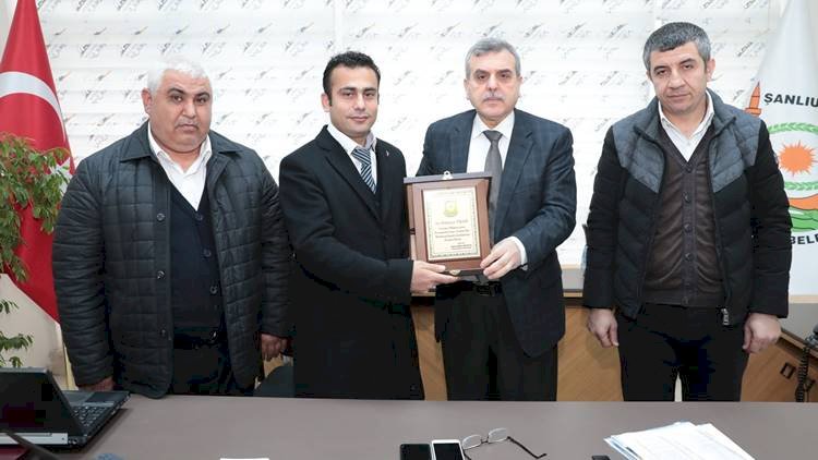 Fenalaşan Yolcuyu Hastaneye Yetiştiren Şoföre Plaket Verildi
