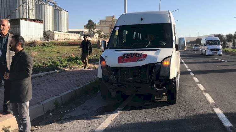 Şanlıurfa'da İki Minibüs çarpıştı 7 kişi Yaralandı