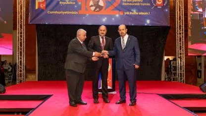 Başkan Gülpınar’a Yılın en başarılı belediye başkanı ödülü