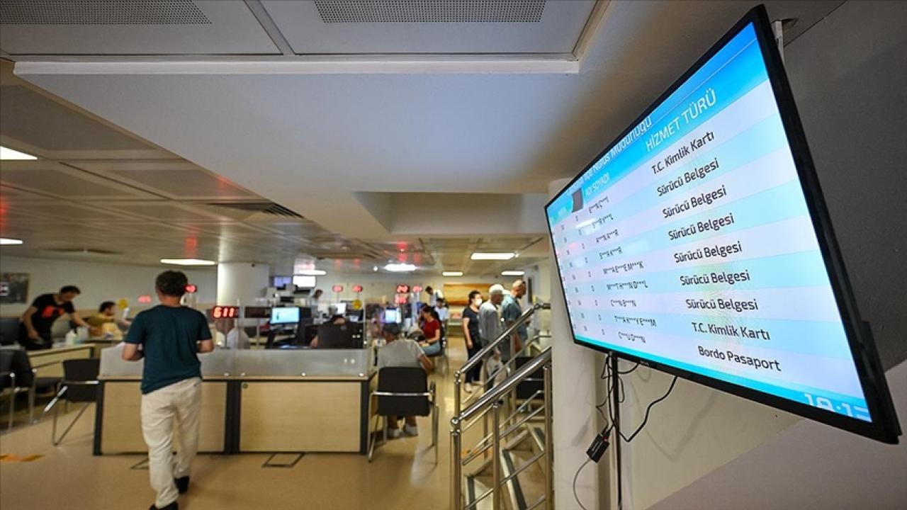 Bir haftada 115 bin 135 kişi ehliyetini yeniledi