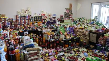 Büyükşehir zabıta ekipleri binlerce bozuk ürün ele geçirdi