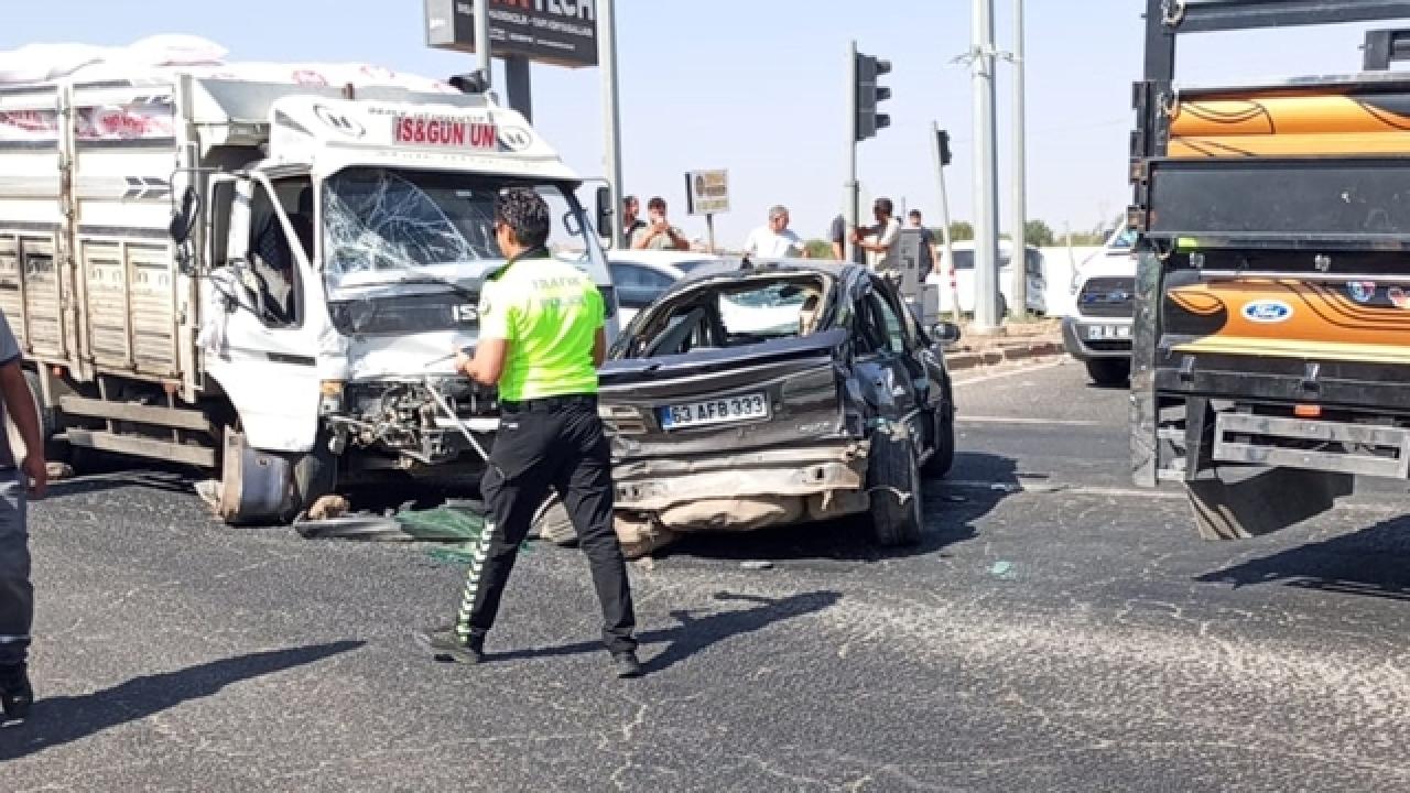 Diyarbakır-Şanlıurfa karayolunda zincirleme trafik kazası