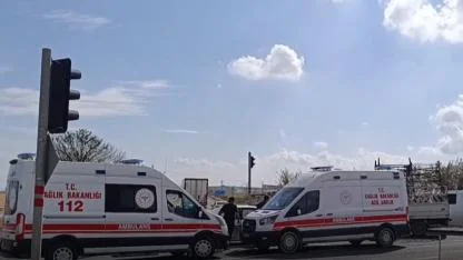 Şanlıurfa-Adıyaman yol ayrımında kaza: 3 kişi yaralandı