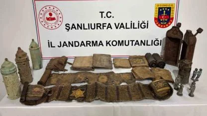 Şanlıurfa'da 11 kitabe ve 4 heykel ele geçirildi
