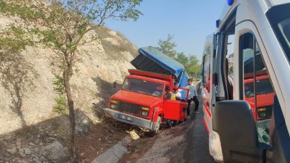 Şanlıurfa'da kamyonet devrildi: 1yaralı