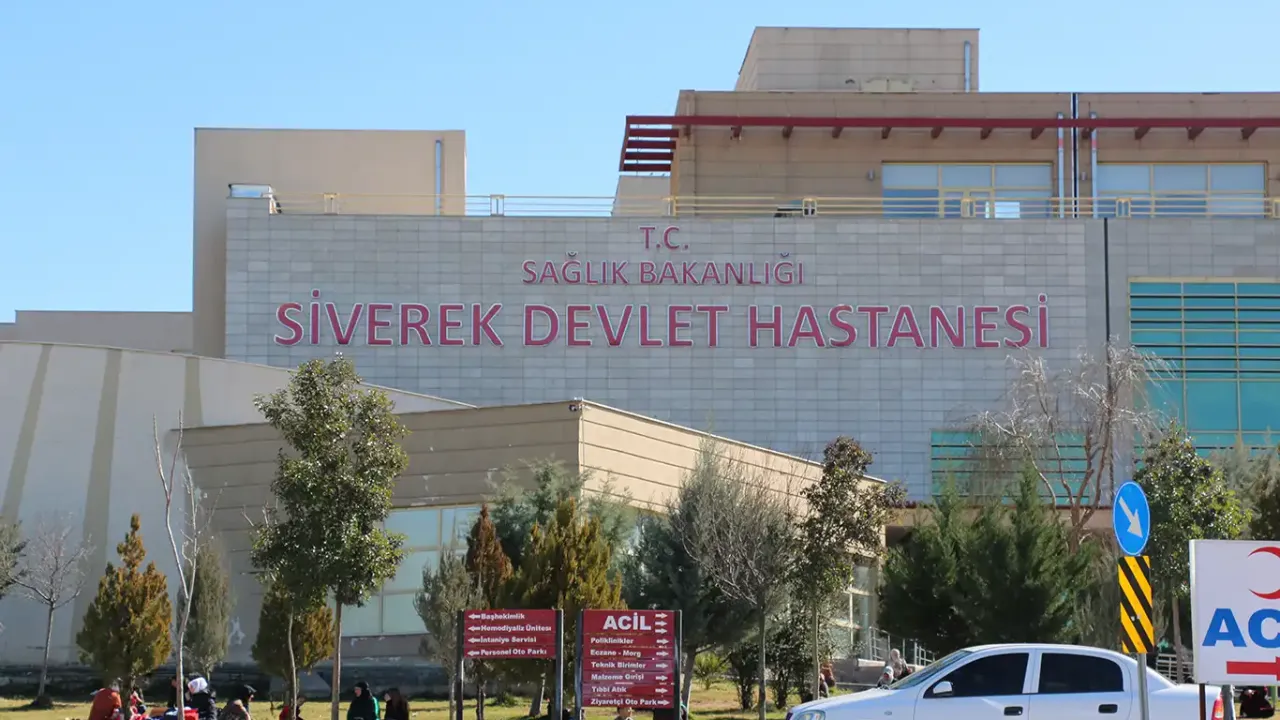 Şanlıurfa'da otomobilin çarptığı baba ve kızı yaralandı