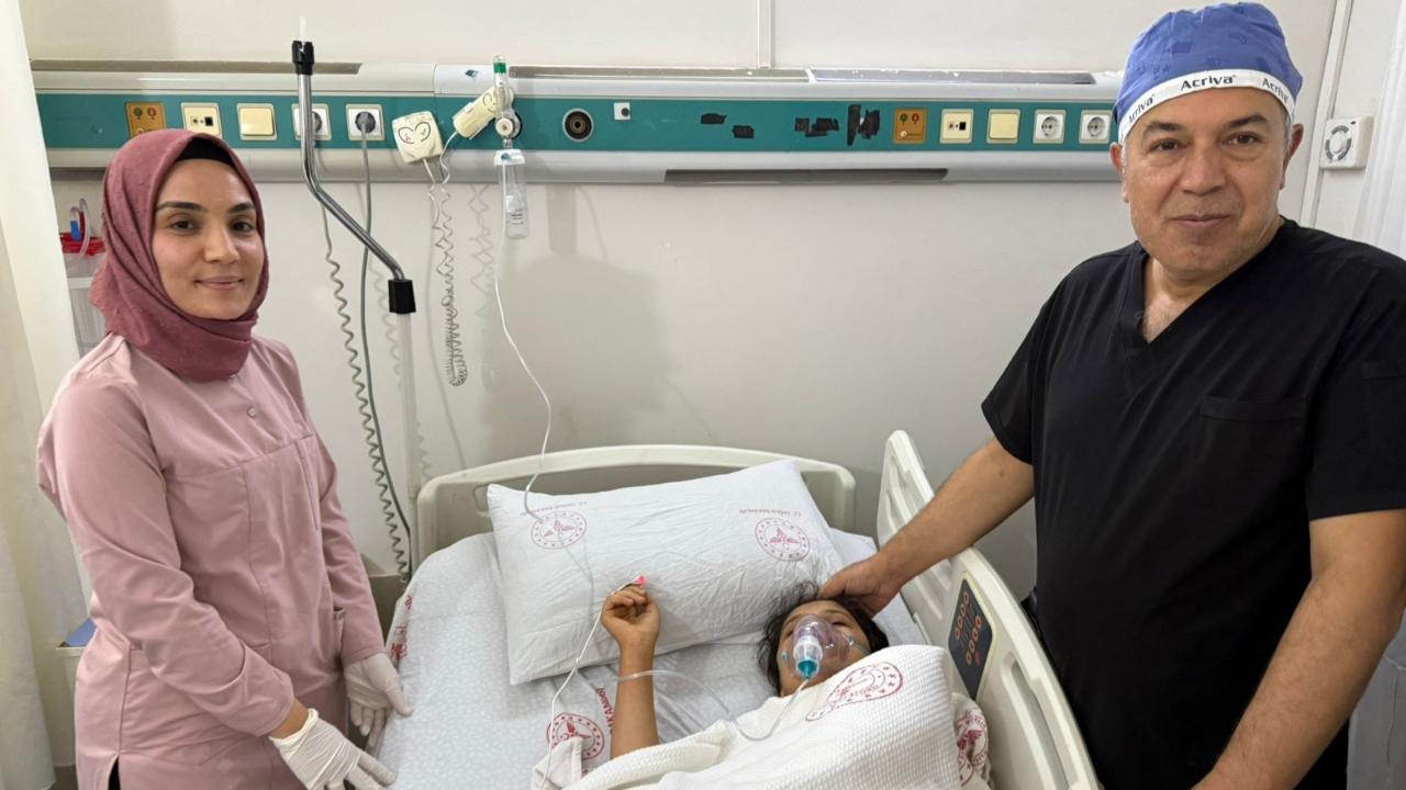 Şanlıurfa&#039;da toplu iğne yutan kız ameliyat edildi