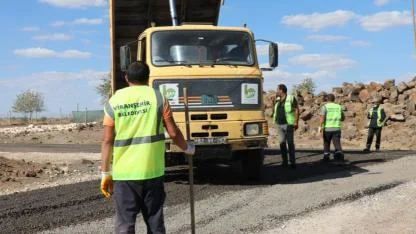 Viranşehir’de Dinçer Mahallesi’nde asfalt serimi başladı