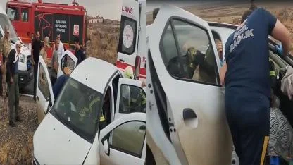 Viranşehir’de otomobil şarampole yuvarlandı: 3 yaralı