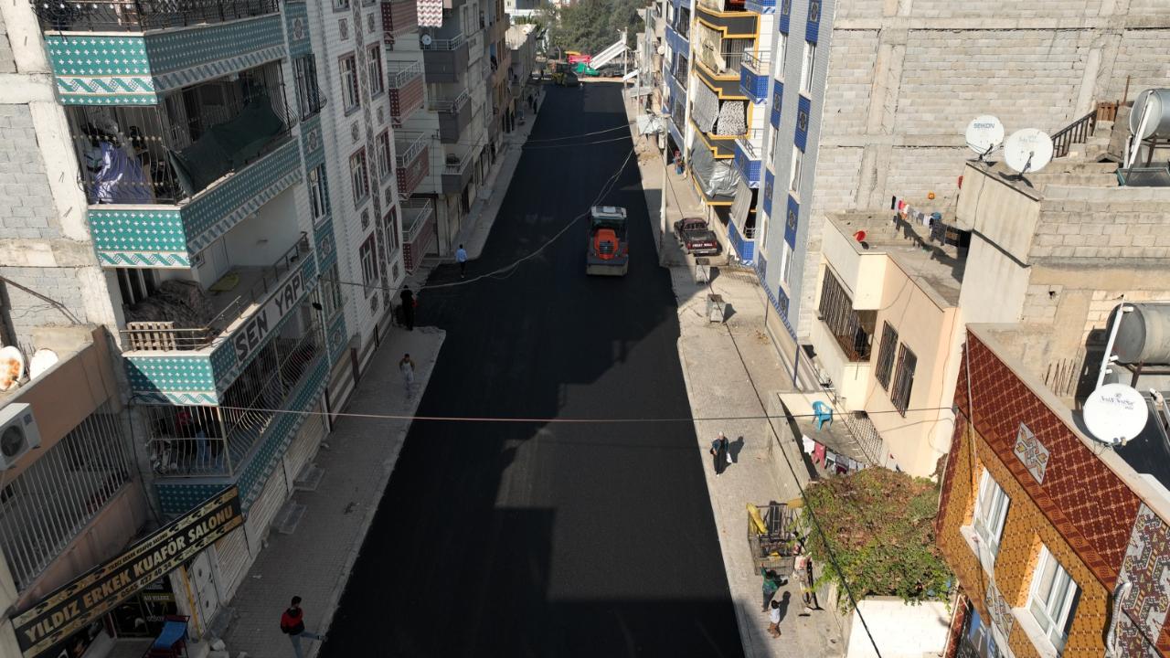 Büyükşehir, Eyyübiye’de asfalt mesaisine devam ediyor