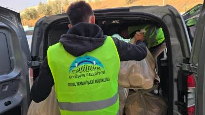 Eyyübiye’de günlük 3000 kişiye sıcak yemek ulaştırılıyor