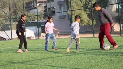 Güllübağ’da çocuklar için yeni spor alanı kazandırıldı