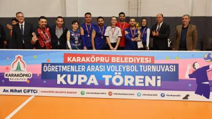 Karaköprü’de öğretmenler voleybol turnuvası tamamlandı