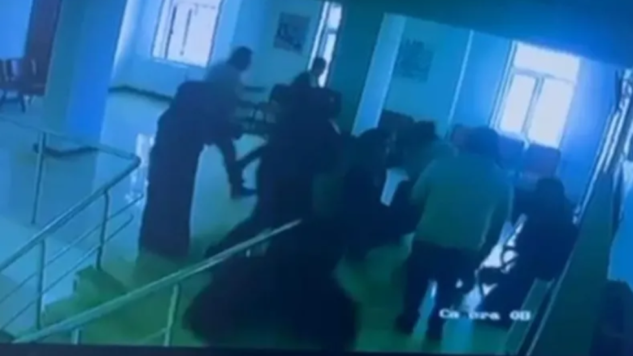 Şanlıurfa&#039;da 2 sağlık görevlisi darbedildi