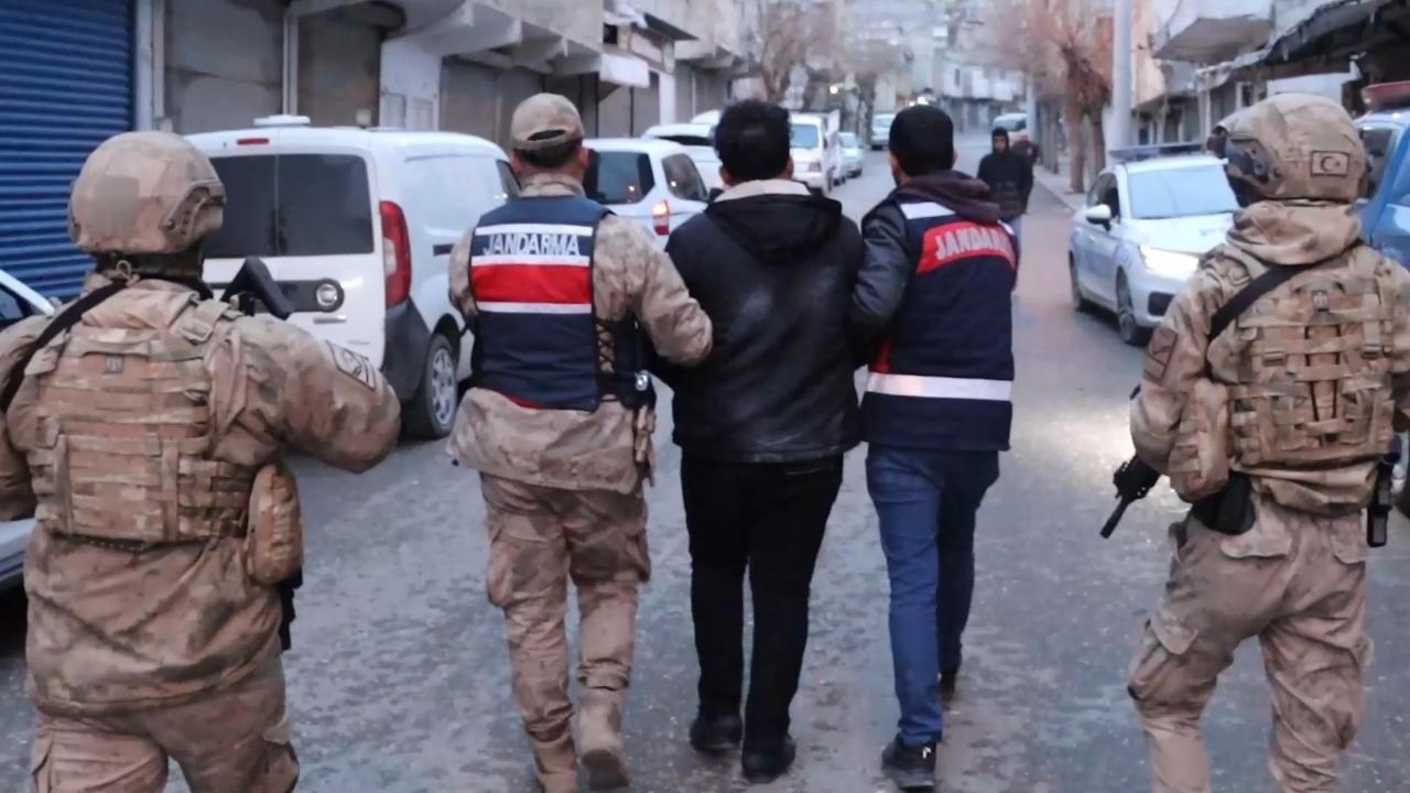 Şanlıurfa&#039;da DEAŞ operasyonunda 11 şüpheli yakalandı