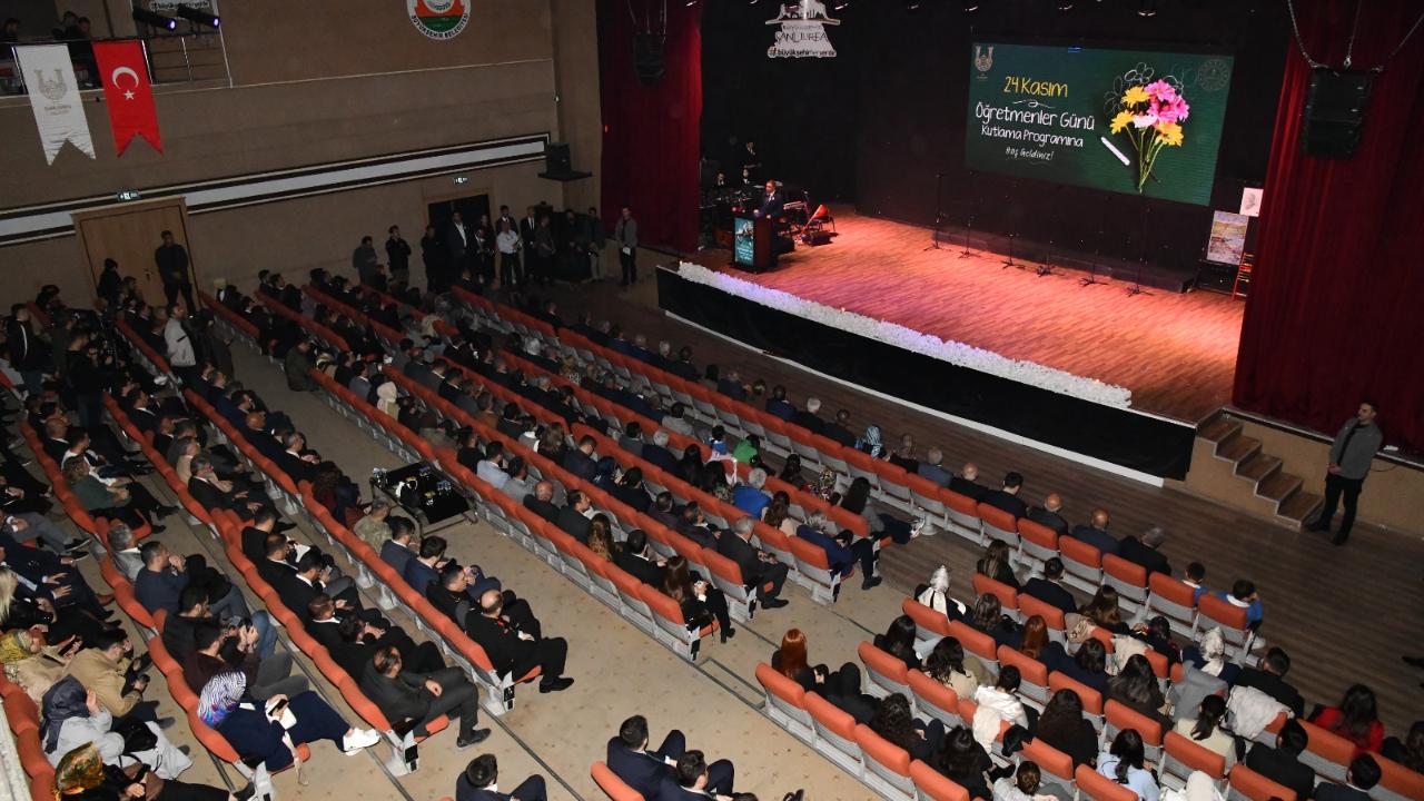 Şanlıurfa&#039;da öğretmenler günü çeşitli etkinliklerle kutlandı