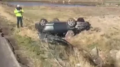 Şanlıurfa'da otomobil şarampole devrildi: 4 yaralı