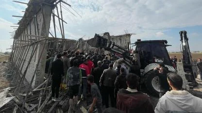 Şanlıurfa'da tek katlı inşaat çöktü: 4 işçi enkaz altında kaldı