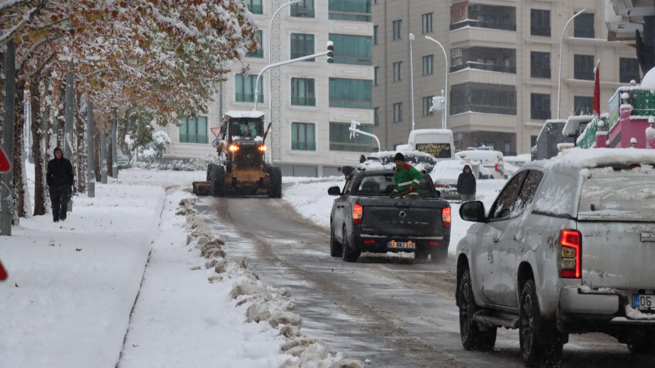 Başkan Çiftçi, karla mücadele çalışmalarını yerinde denetledi