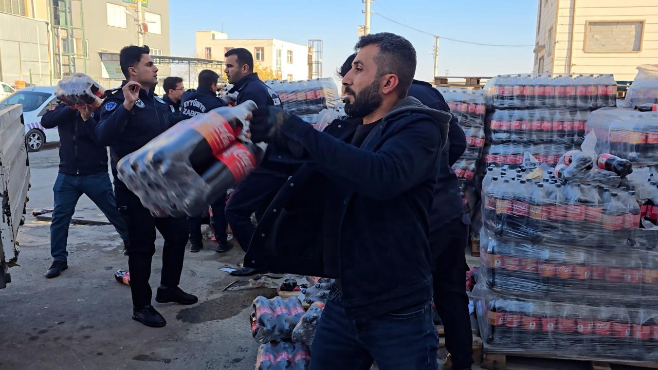 Eyyübiye zabıtası 8 bin şişe kola imha etti