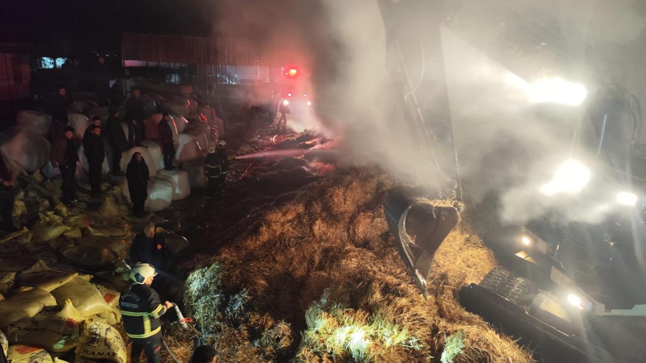 Eyyübiye'de hayvan çiftliğinde yangın: Tonlarca saman kül oldu