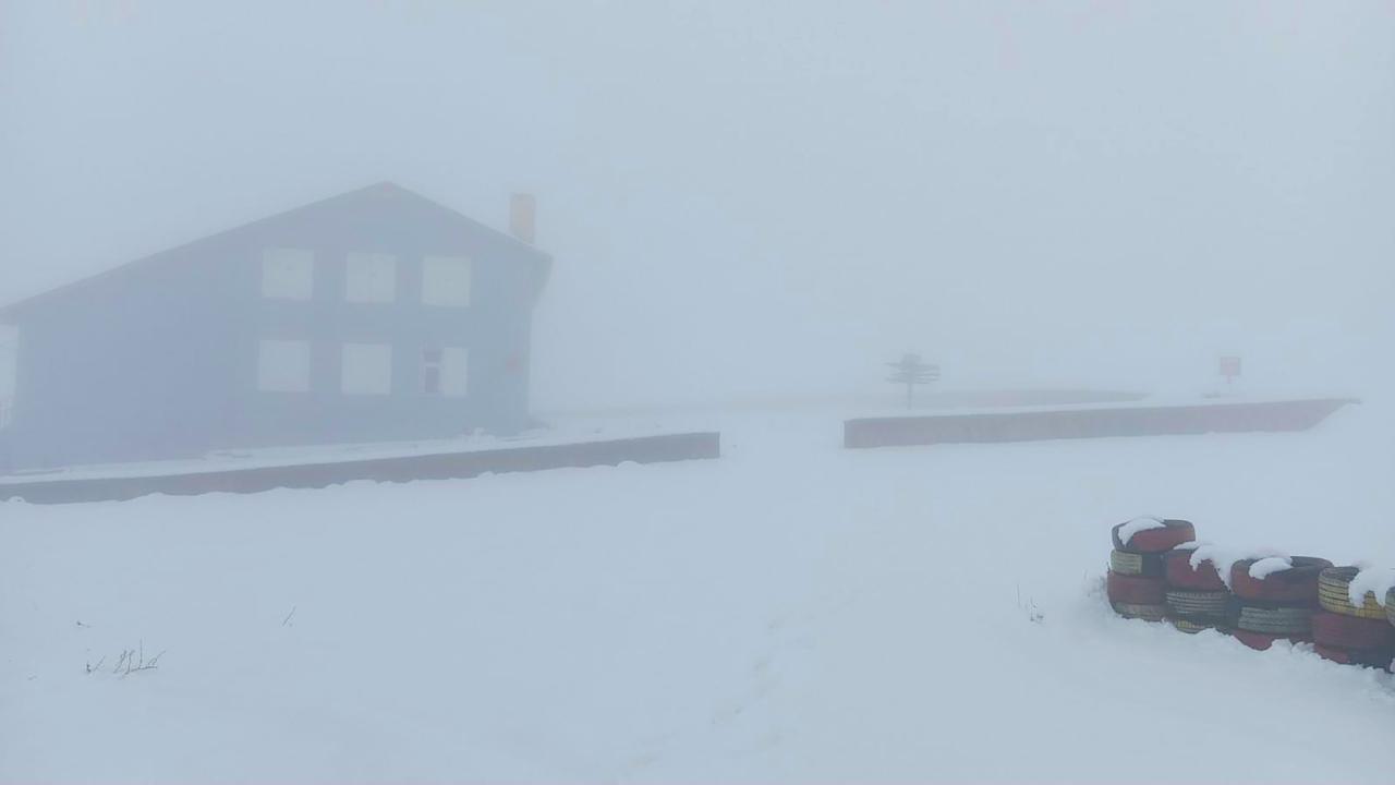 Karacadağ&#039;a mevsimin ilk karı yağdı