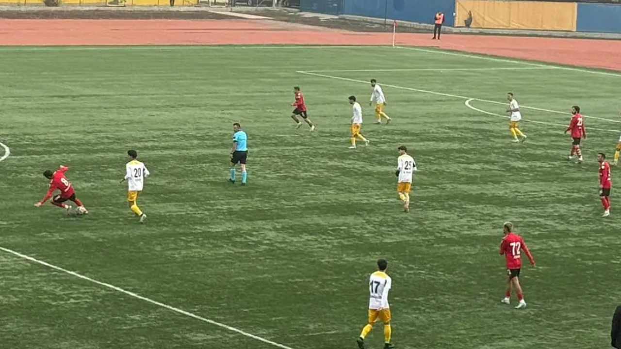 Karaköprü, deplasmandan 3 puanla dönüyor