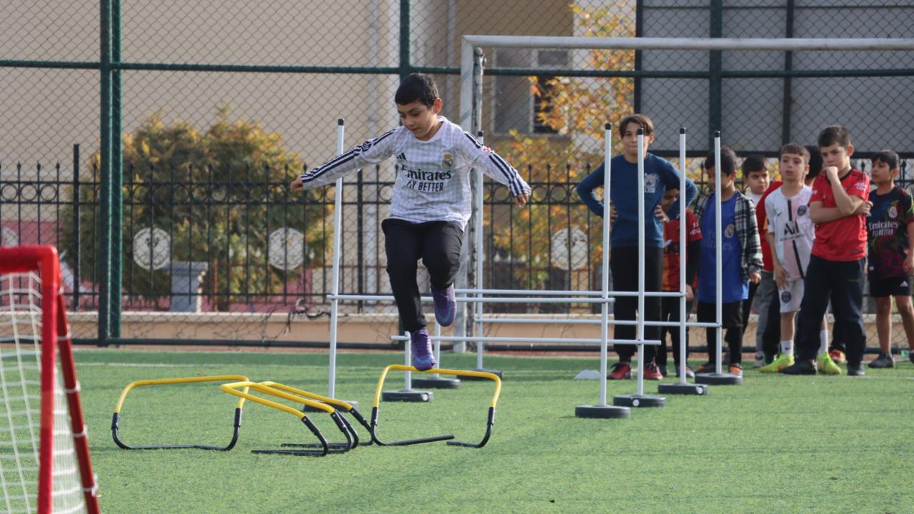 Karaköprü&#039;de gençler sporla büyüyor