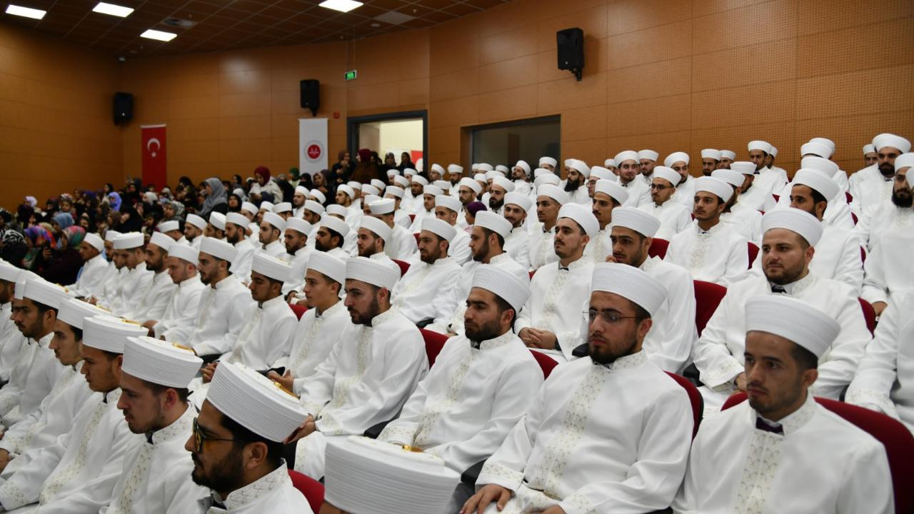 Şanlıurfa&#039;da 145 aday din görevlisi için mezuniyet töreni yapıldı