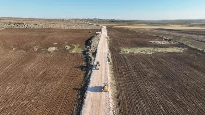 Şanlıurfa’da 3 ilçeyi bağlayan grup yolu beton yol oluyor