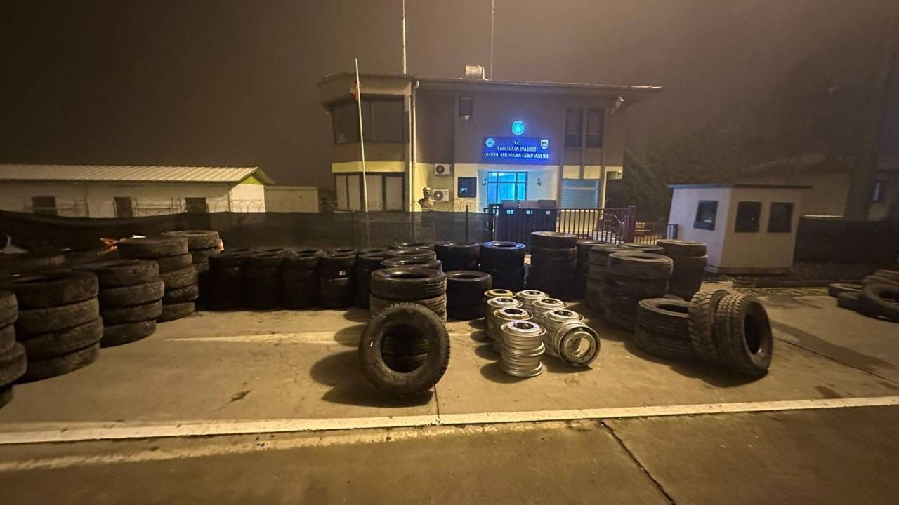 Şanlıurfa’da durdurula çekicide kaçak lastik ele geçirildi